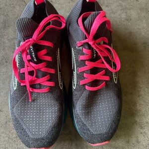 Brooks Women's Sneakers - Charcoal and Hot Pink